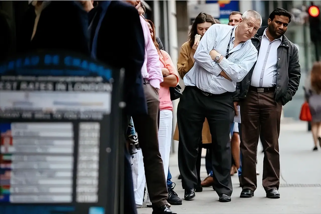 英国越混越差？美国埋坑、工业空心化，“衰落管理”才是最好归宿