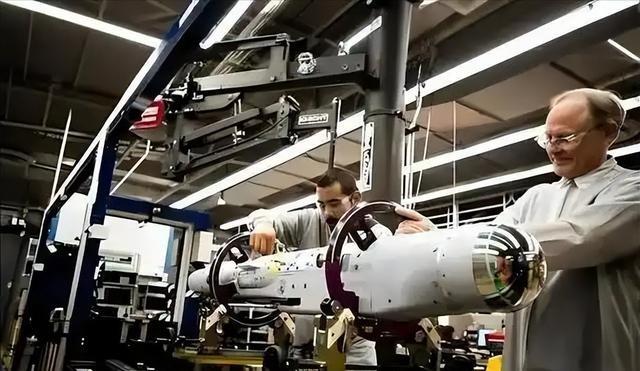 美方急火攻心！110亿军售拿捏不动台海，反被中方掐住军工命脉