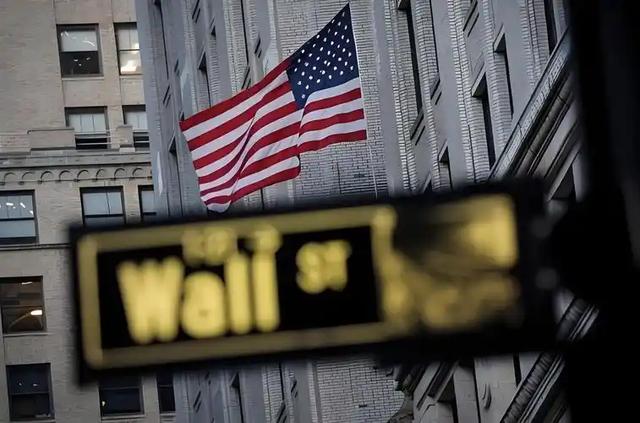 美波音货机坠毁，现场浓烟滚滚；美政府关门35天酿成了航空悲剧？