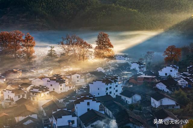 突然发现，旅游其实就是一种精神救赎，只有精神内耗的人才需要它