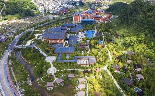 乡游黔中 · 六枝特区 龙场村丨龙河金波映秋色,古桥市集醉丰年