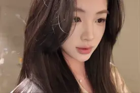 36岁王思聪又换女伴了！女方长相清纯刚满20岁，去年就被思聪盯上图片