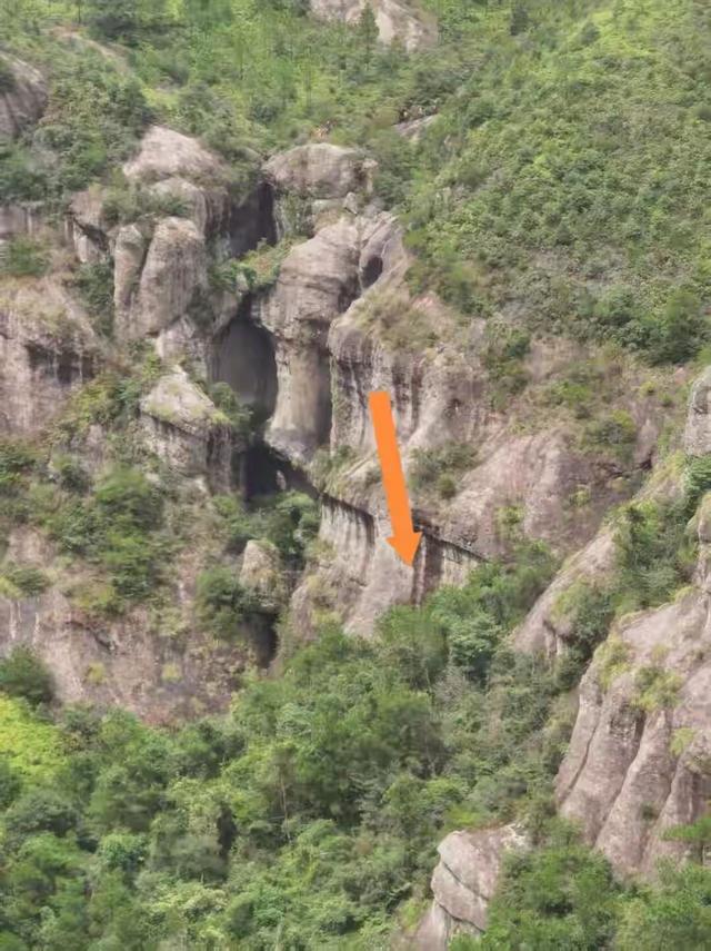 45岁男老师登山失联后续：已遇难，尸体腐烂死状凄惨，死因曝光