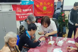 以爱为色，巧手生花！南京鼓楼蓝天园社区残疾人之家手工口红制作感恩伟大母爱图片