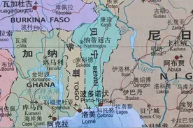 西非小国多哥和贝宁都很狭小，海岸线也短，却都有优良港口图片