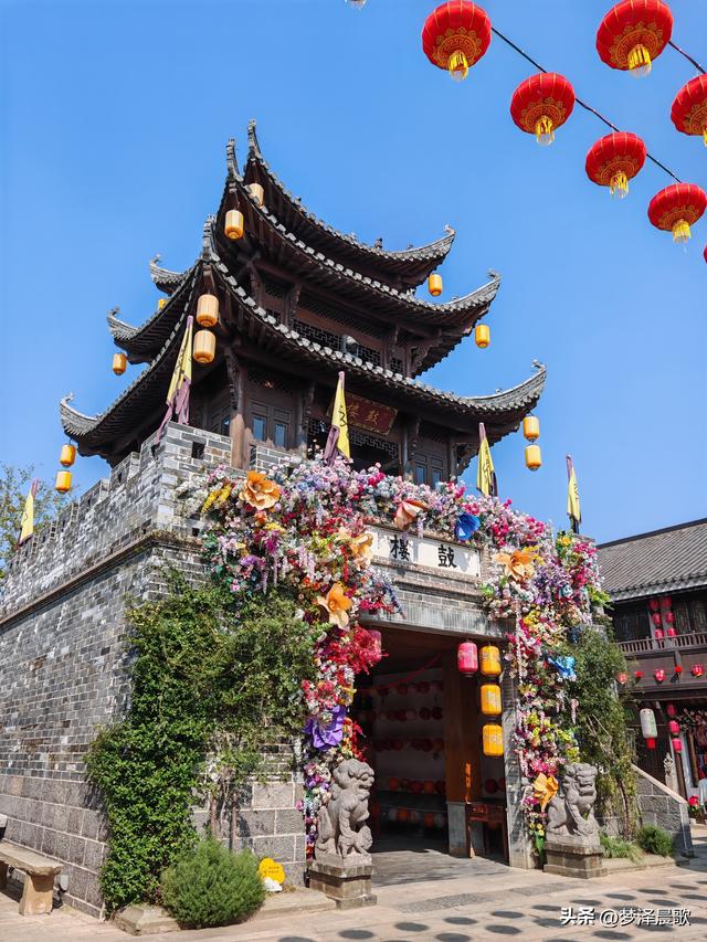 湖北祥云湾：九派建筑环湖立 传统现代共交融