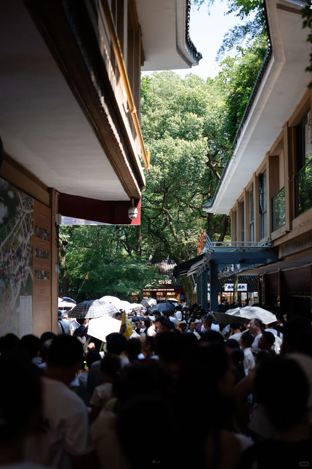 灵隐寺放弃3.6亿门票收入，能变成下一个“西湖奇迹”吗？