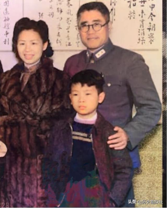 廖耀湘将军的妻子有多美？夫妻俩在法国的结婚照，美艳不可方物！