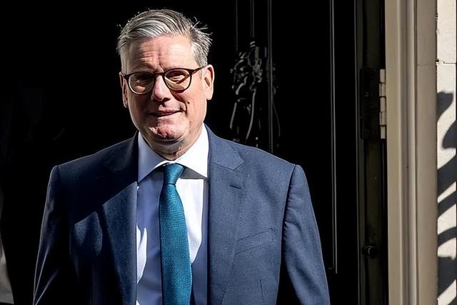 约定时间已到？中方回应话中有话，访华这件事	，斯塔默急不来