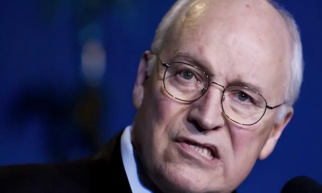 决裂至死？美前副总统离世，特朗普无动于衷，白宫降半旗敷衍了事