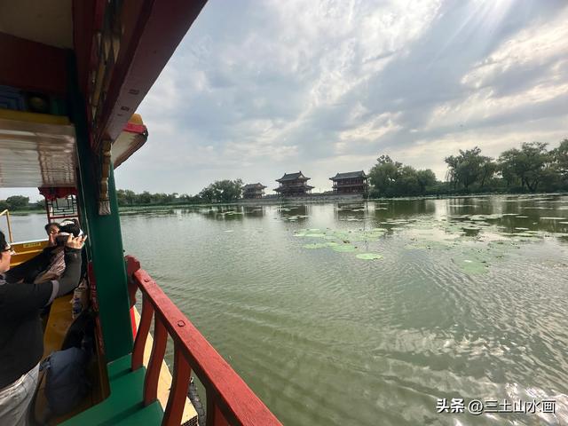 北京皇家园林书画研究会颐和园赏荷花