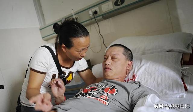 父亲把脑瘫儿子扔内蒙古沙漠，8年后母亲去旅游相遇：妈，是你吗
