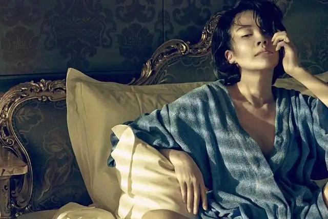 她一生"风流成性、老少通吃"，撩汉无数，现如今56岁却依旧单身