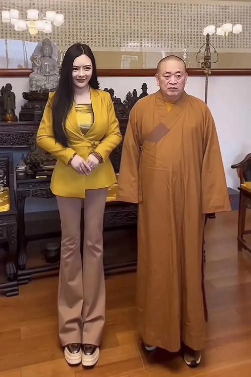 知名女星被曝是少林方丈的情妇？照片流出！女主辟谣，内幕曝光