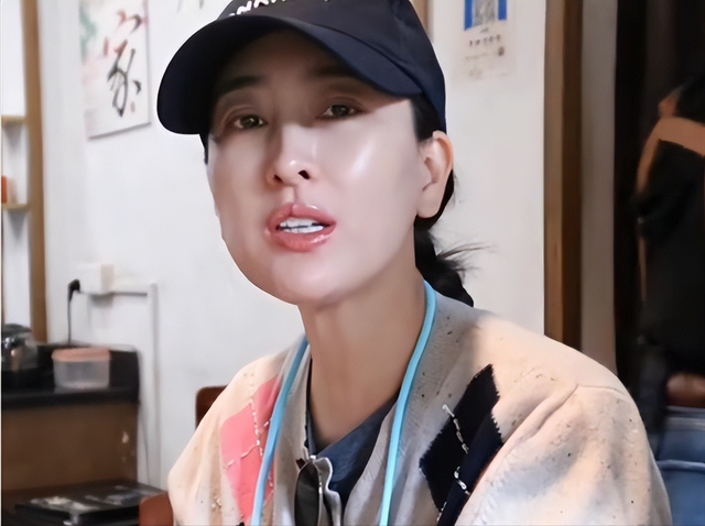 和孔令辉分手12年，被黑人驼肩上的马苏	，终是为她的选择买了单