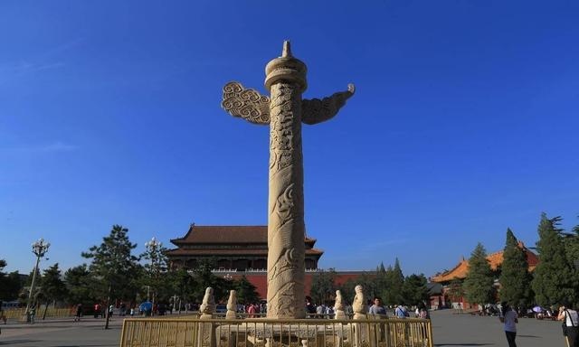 屹立600年不倒！这4根重达20吨的天安门华表，有何特殊含义？