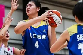 篮坛新星张子宇崛起，中国女篮新希望，国际赛场展风采图片