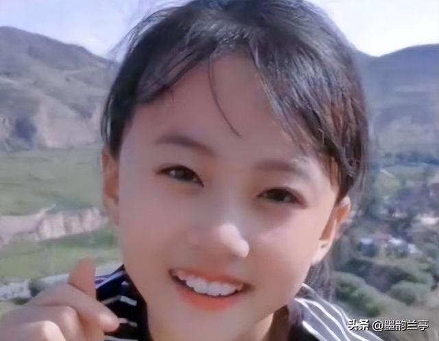 后不后悔？宁夏那个一笑成名拒绝百万签约的小女孩，现在成了这样
