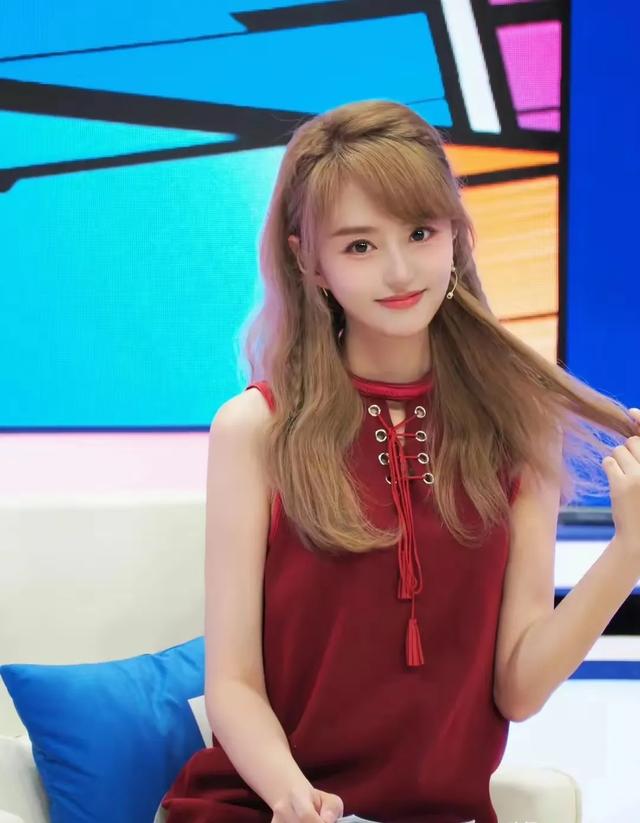 咪咕体育女主播小七，加入体育女主播前曾是中传媒校花。