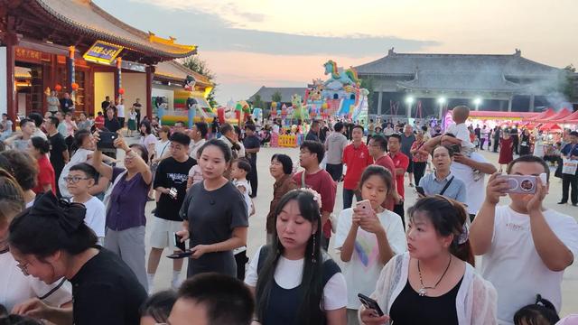 乡宁戎子酒庄夜游嘉年华璀璨启幕西游IP赋能文旅融合新标杆