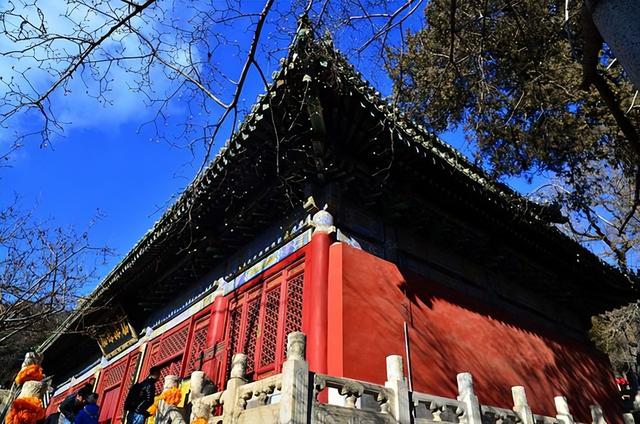 "先有潭柘寺，后有北京城"！这座小小古寺庙却有武警全日驻守