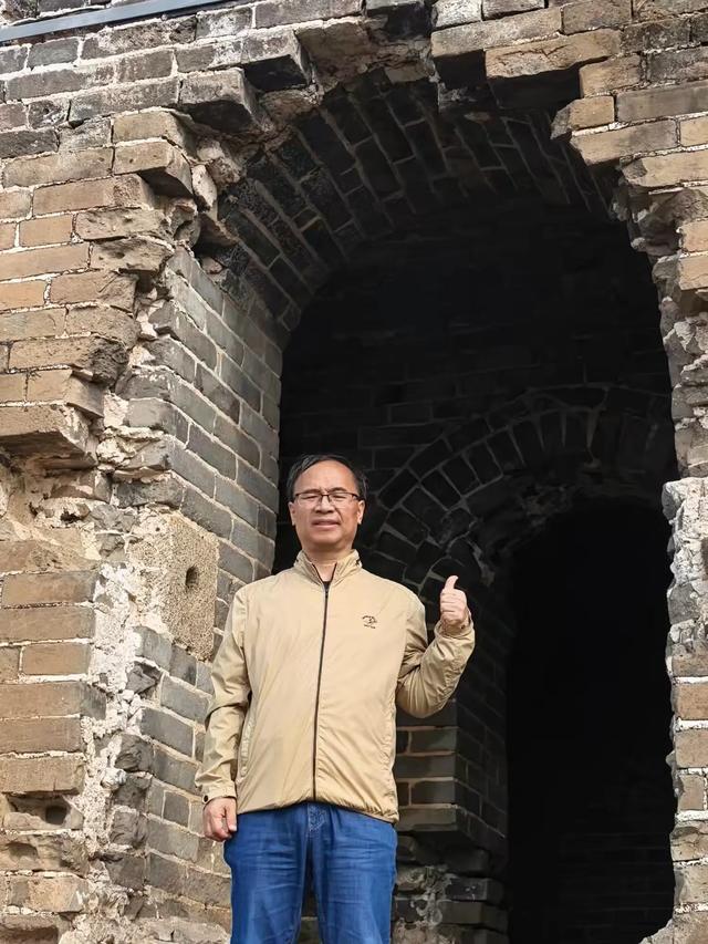 绿色智能矿山会长张立宽登京北司马台长城并赋《京北古北口怀古》