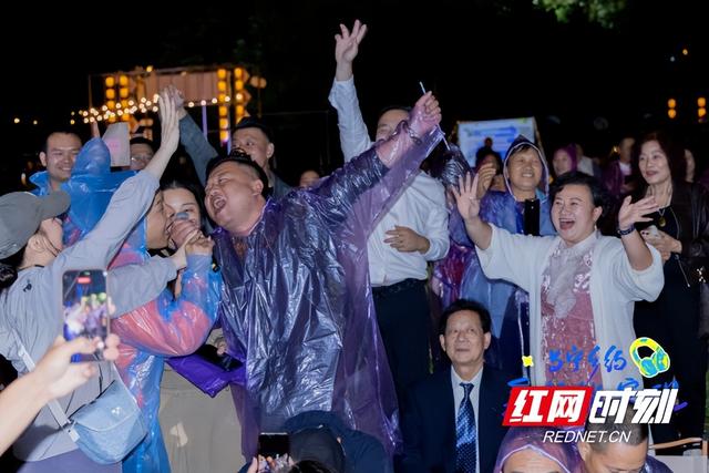 不卷明星卷民心，一场文旅的“返璞归真”