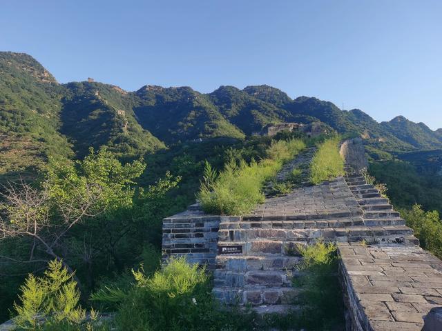 长城青山关初秋晨景