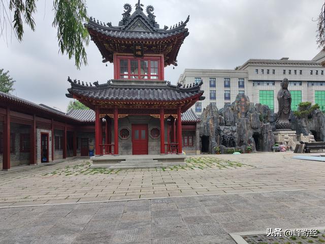 长春城央般若寺，建于特殊的历史时期，由佛教天台宗传人创建