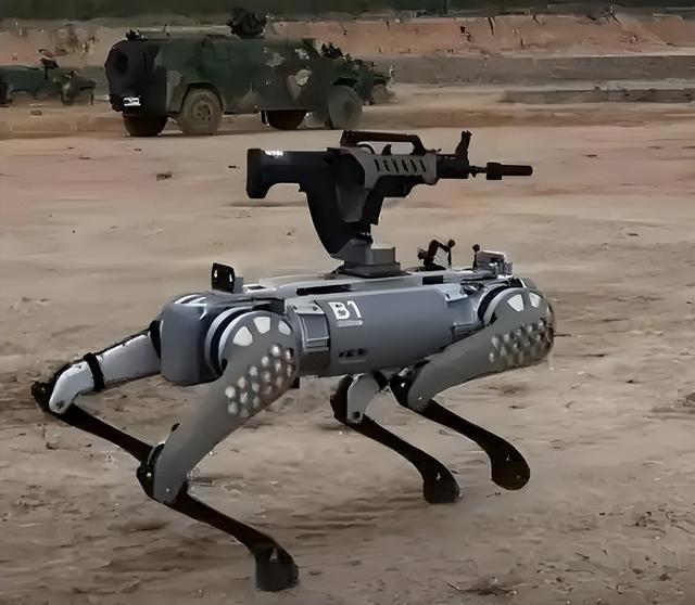 中印边境，印军顶着大雪瑟瑟发抖，中国却派出了机器人，怎么比？