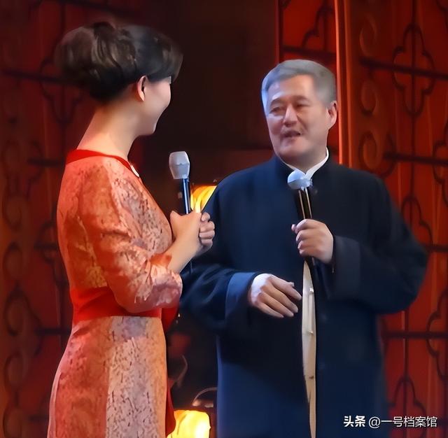 麻烦大了！被官媒点名后	，闫学晶再传噩耗，这一次赵本山都受牵连