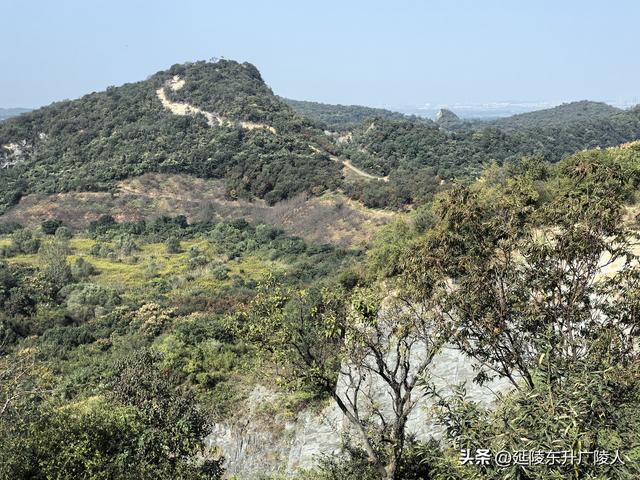 重阳登高丹阳黄连山 齐梁半壁基业地 北顾大江秋水情