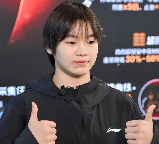 全红婵回乡过节，父亲巨资布置夜景，国家队的去留再添悬念