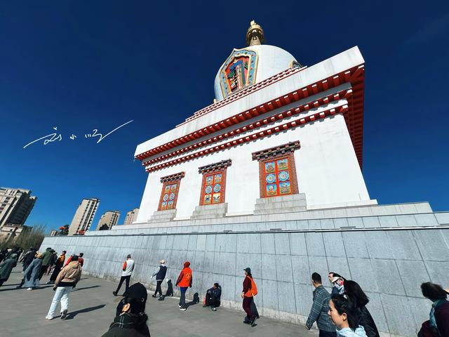 内蒙古有座“世界第一佛塔”？就在呼和浩特，无数游客慕名而来
