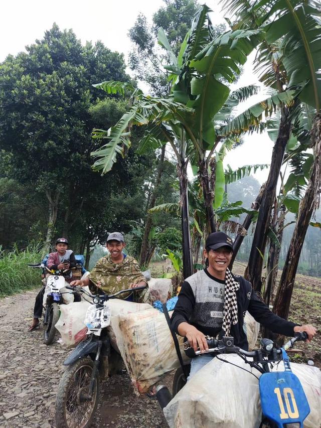 来去如风，骑着摩托穿越印尼爪哇岛乡村