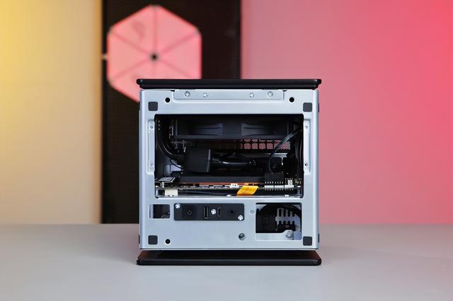 小巧强悍还静音 abee迷你液冷AI工作站评测：235B大模型流畅跑