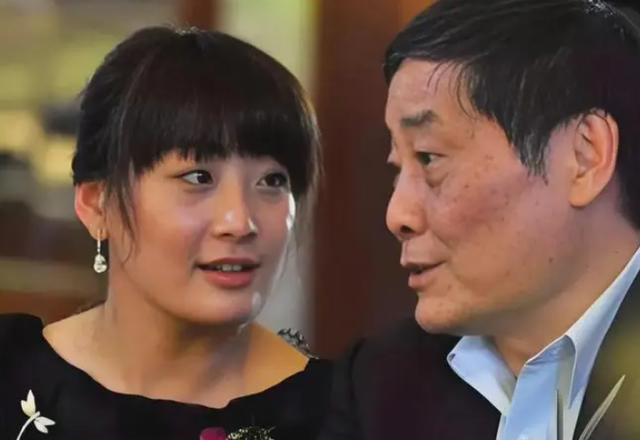 “私生子事件”还不到2天，宗馥莉亲叔叔坐不住了，指责她不厚道