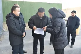 太原市晋源区：区领导调研晋阳大道围挡整治工作并开展入企服务图片