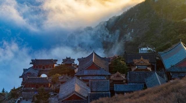 “岱”您观岳丨泰山云海日出封神了！冬天的山，居然能美成这样？