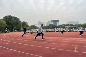 扬州82所学校，免费开放！图片