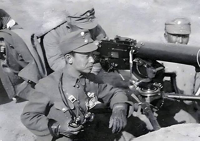 老蒋临死都想不到，最大的卧底不是吴石，而是天天陪他开会的他!