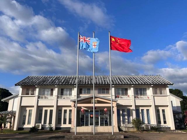 赖清德下令实弹备战，蒋万安向大陆表明立场	，台独与外部势力暧昧