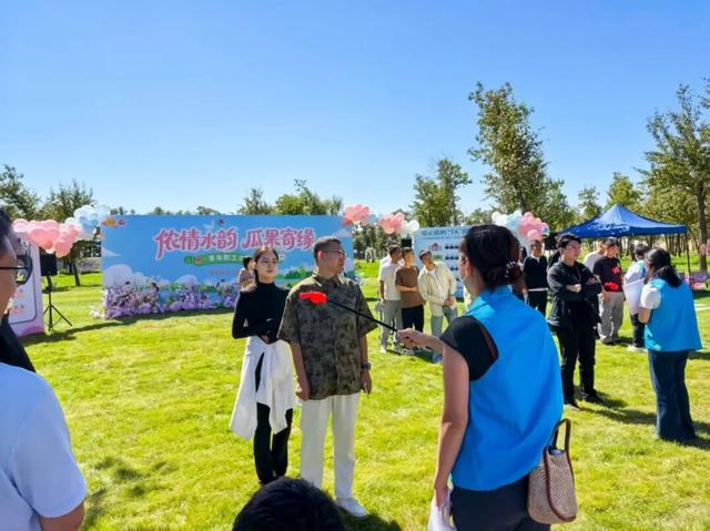 秋日“瓜果局”，赛罕青年湖畔“撒糖”啦！