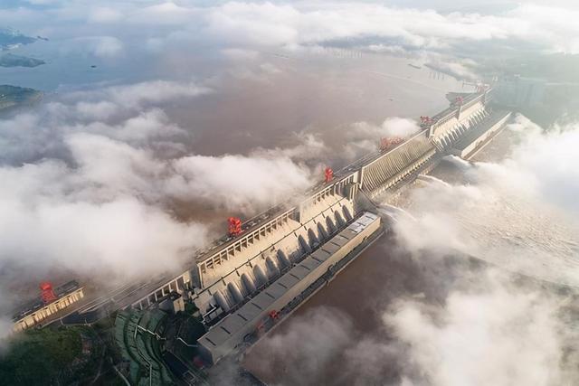 2500亿造个烂摊子？已投入使用20年的三峡大坝，现在到底回本没？