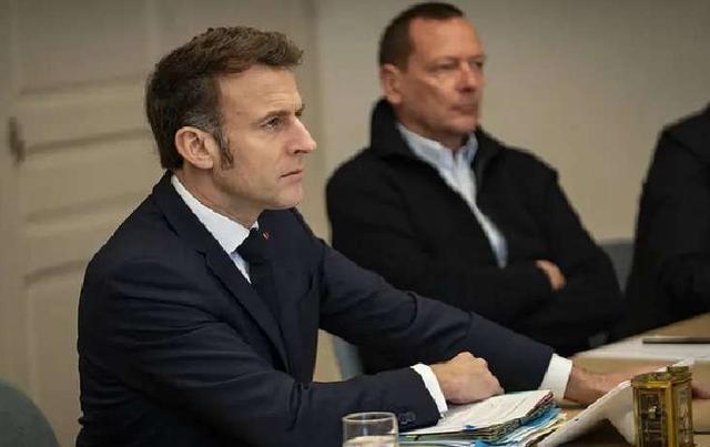 中方收到入群邀请函	，特朗普也翻脸了：关税加到200%！受害者出现