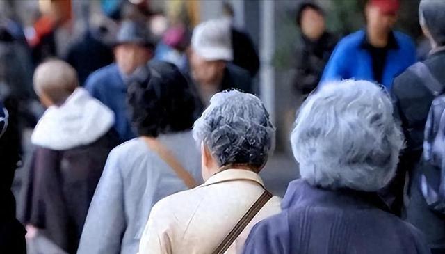 中国将迎来 “死亡高峰期”：一代人集体老去，人口天平彻底倾斜