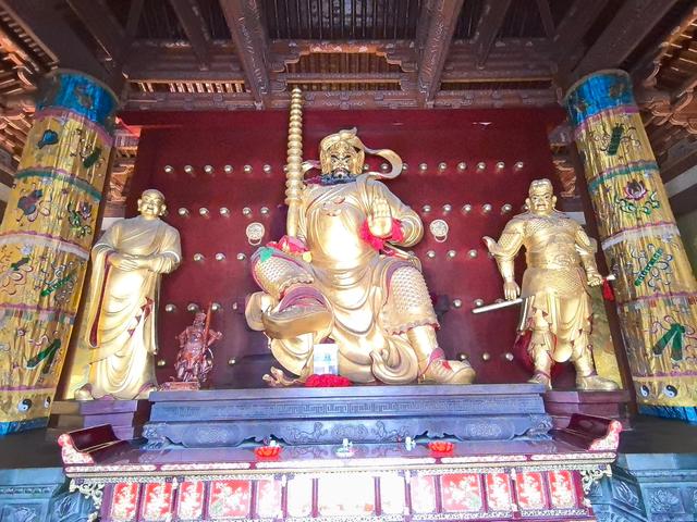 朔州古城全是夯土墙，没有刻意修复，是我看到的最原始的古城墙