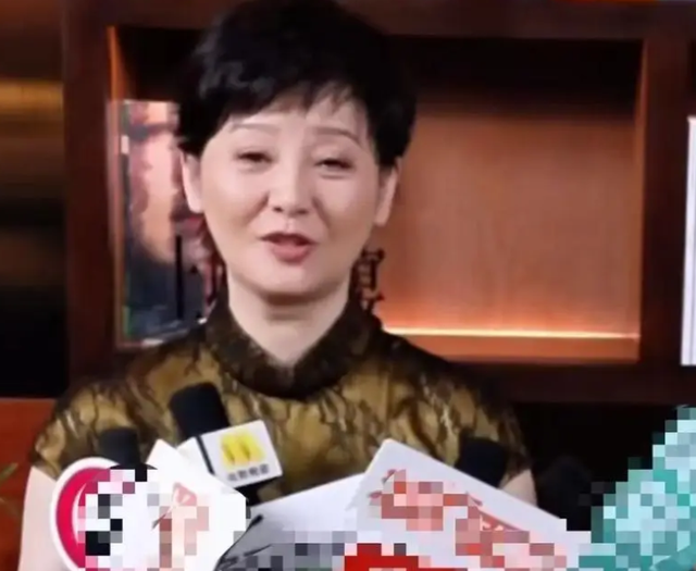 徐帆不再隐忍，高调回应和冯小刚离婚传闻，16字回应字字扎心