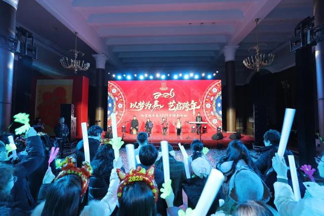 艺术跨年 全民共创 第十届中国北京国际美术双年展跨年活动在北京展览馆举办