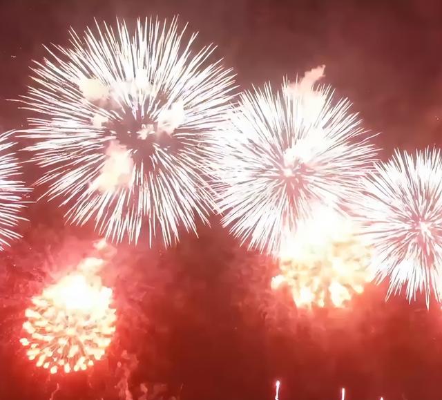 浏阳烟花夜刷屏！这场文化节，藏着千年烟火气与黑科技
